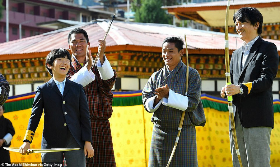 Hoàng tử nhỏ Nhật Bản gây sốt cộng đồng mạng với hình ảnh quá đáng yêu ở Bhutan ảnh 5 Hoàng tử nhỏ Nhật Bản gây sốt cộng đồng mạng với hình ảnh quá đáng yêu ở Bhutan ảnh 5