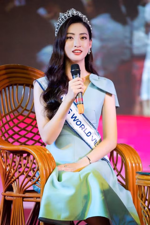 Á hậu Tường San đăng ảnh thời bé, được nhận xét nhan sắc tự nhiên - Ảnh 3.