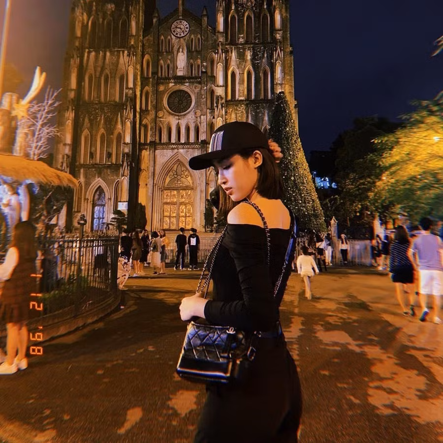 "thoat mac" hoa hau ngheo nhat viet nam, my linh va h'hen nie ngay cang cham dien hang hieu - 16