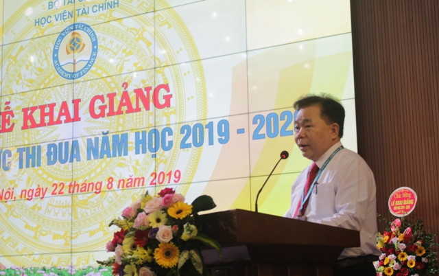 PGS,TS.NGƯT Nguyễn Trọng Cơ phát biểu tại Lễ khai giảng.Ảnh: Ngọc Trang.