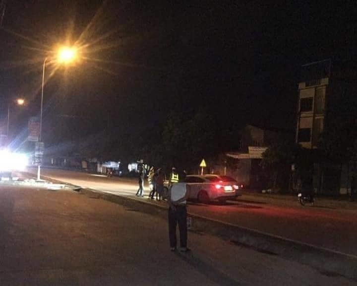 Chạy quá tốc độ bị dừng xe, ba thanh niên đánh CSGT nhập viện trong đêm ảnh 1 Keyword đầu tiên có dấu