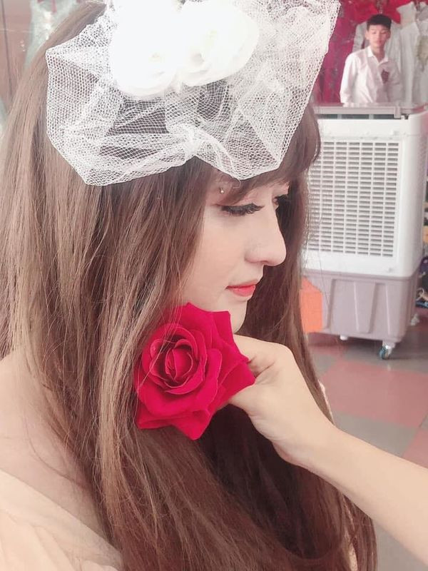 Mượn tạm anh hàng xóm làm người mẫu và kết quả không ai ngờ ảnh 5 Loạt ảnh cô nàng xinh như mộng khiến người ta phải dụi mắt vài lần mới thấy rõ chân tướng phía sau ảnh 4