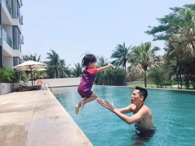 Những hình ảnh không bao giờ lên sóng của BTV Quốc Khánh - Ảnh 11. Những hình ảnh không bao giờ lên sóng của BTV Quốc Khánh - Ảnh 11.