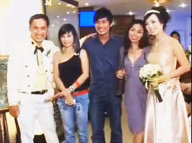 Bức ảnh hiếm hoi về đám cưới 8 năm trước của Thu Trang - Tiến Luật được Cát Phượng chia sẻ.