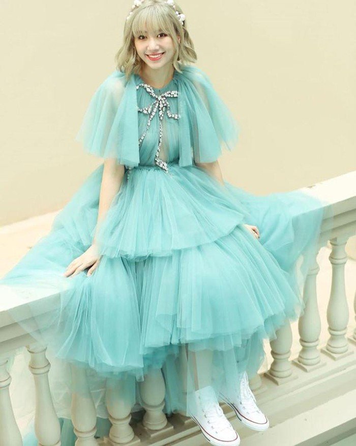 Bất ngờ phong cách "hồi teen" ở tuổi ngoài 30 của Hồ Ngọc Hà, Minh Hằng ảnh 12 Bất ngờ phong cách "hồi teen" ở tuổi ngoài 30 của Hồ Ngọc Hà, Minh Hằng ảnh 12