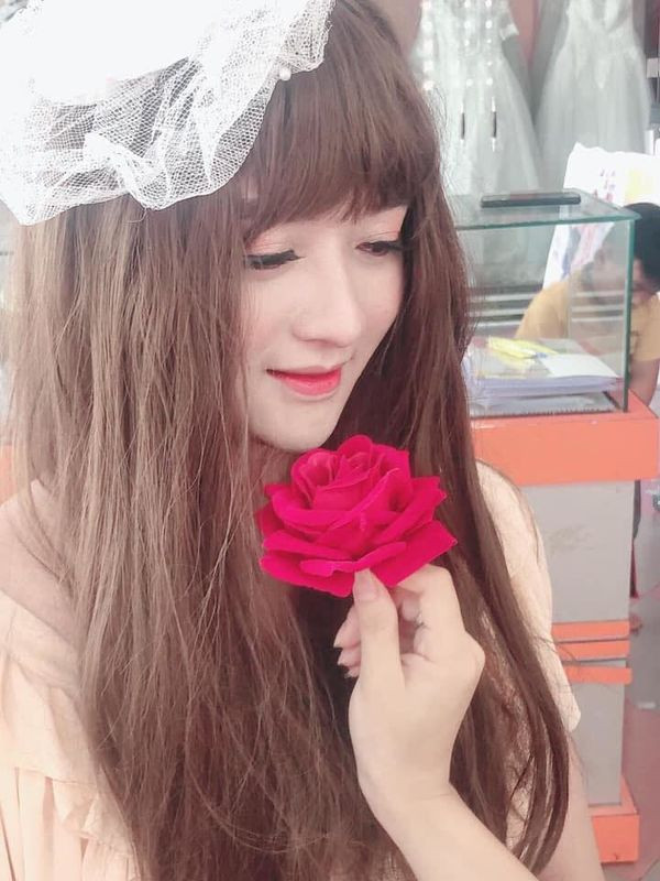 Mượn tạm anh hàng xóm làm người mẫu và kết quả không ai ngờ ảnh 1 Loạt ảnh cô nàng xinh như mộng khiến người ta phải dụi mắt vài lần mới thấy rõ chân tướng phía sau ảnh 0