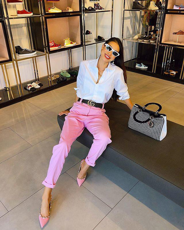 Ít ai ngờ Phạm Hương chỉ trung thành với 3 đôi cao gót này ảnh 7 tui hieu thi moi ngay 1 cai, nhung pham huong chi trung thanh voi 3 doi cao got nay thoi! - 9