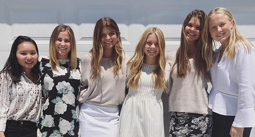 Du học sinh Việt hòa nhập cùng bạn bè quốc tế.