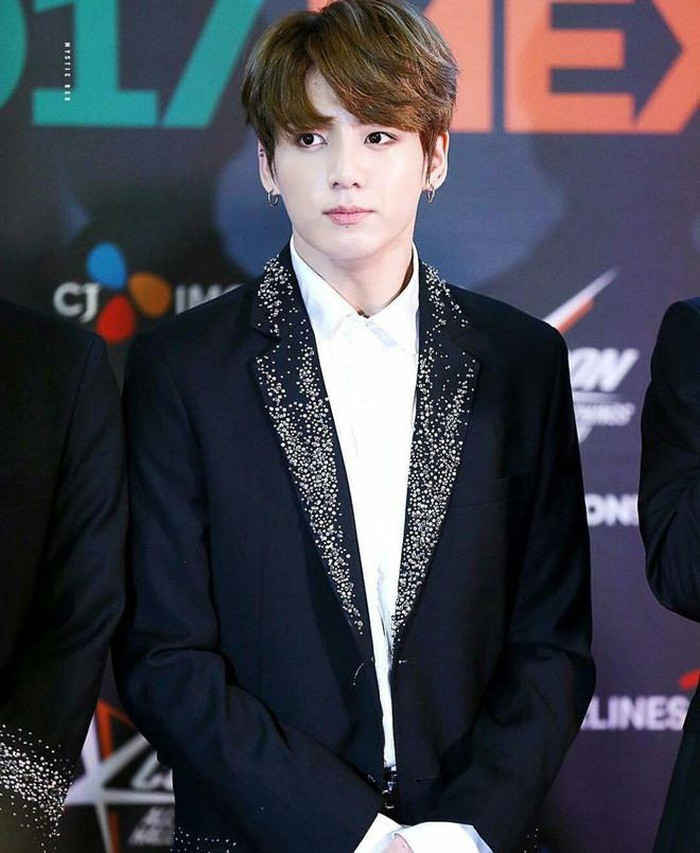 Sao nam 9X nổi tiếng nhất Hàn Quốc thường ngày mặc gì? ảnh 9 Sao nam 9X nổi tiếng nhất Hàn Quốc thường ngày mặc gì? ảnh 9