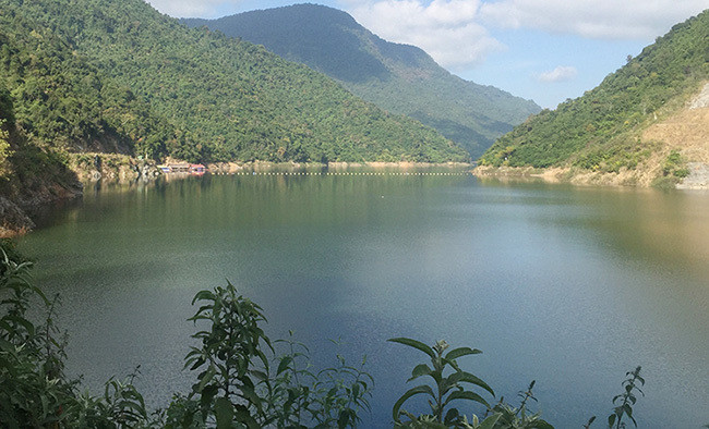 Một góc lòng hồ Bản Vẽ ngày 18/12. Ảnh:Nguyễn Hải. Một góc lòng hồ Bản Vẽ ngày 18/12. Ảnh: Nguyễn Hải.