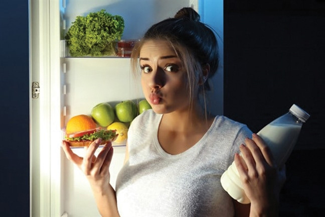 Ăn sát giờ ngủ khiến bạn tăng cân không phanh Ảnh: Weight Loss & Diet Plans