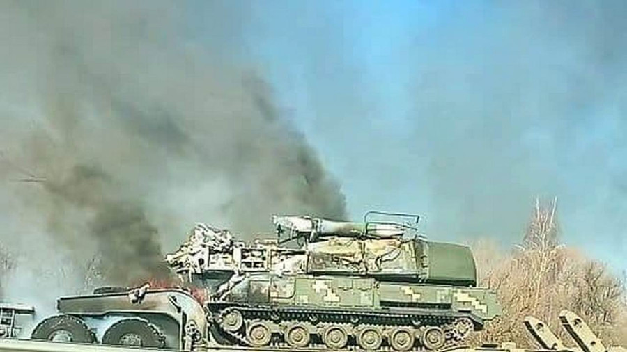 Một hệ thống phòng không Buk-M1 Ukraine bị quân Nga phá hủy Một hệ thống phòng không Buk-M1 Ukraine bị quân Nga phá hủy