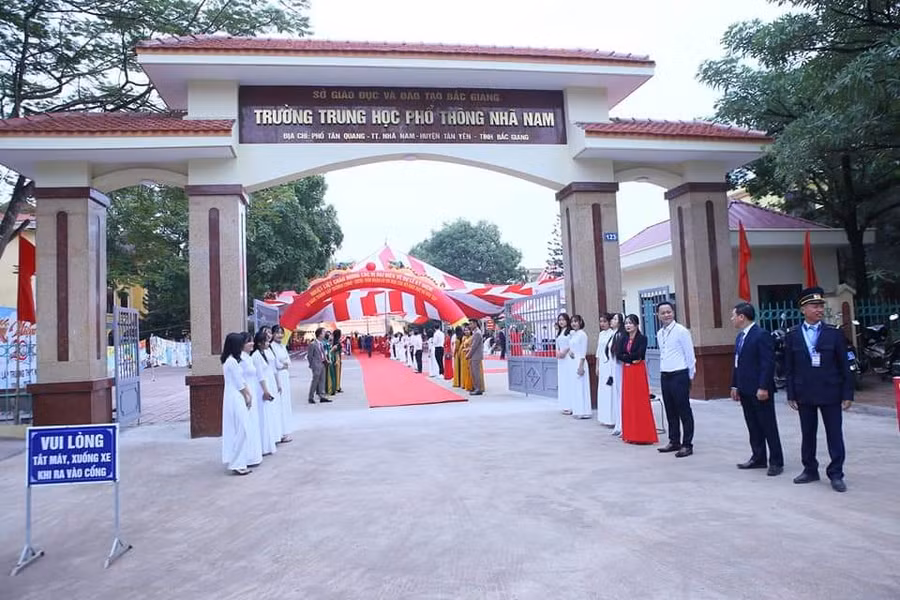  Trường THPT Nhã Nam (Bắc Giang): 20 năm xây dựng, phát triển và trưởng thành ảnh 3