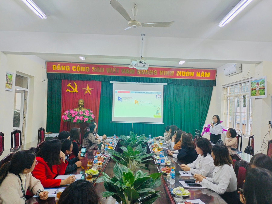 Hoạt động trao đổi chuyên môn được tiến hành nhằm chia sẻ kinh nghiệm trong giảng dạy để các nhà trường cùng nhau phát triển. Hoạt động trao đổi chuyên môn được tiến hành nhằm chia sẻ kinh nghiệm trong giảng dạy để các nhà trường cùng nhau phát triển.