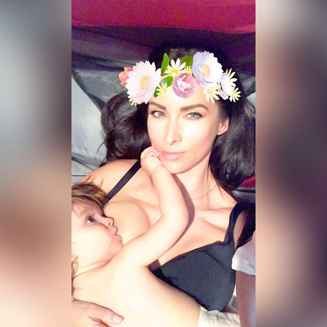 Mẹ bỉm sữa nóng bỏng nhất hành tinh khoe ảnh bụng bầu gần 7 tháng mà vẫn săn chắc như không - Ảnh 7. Mẹ bỉm sữa nóng bỏng nhất hành tinh khoe ảnh bụng bầu gần 7 tháng mà vẫn săn chắc như không - Ảnh 7.