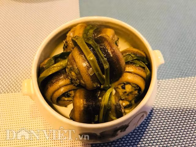 Cách làm món lươn cuốn thịt rán thơm phức, bé ăn vừa ngon vừa bổ ảnh 1