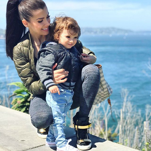 Mẹ bỉm sữa nóng bỏng nhất hành tinh khoe ảnh bụng bầu gần 7 tháng mà vẫn săn chắc như không - Ảnh 24. Mẹ bỉm sữa nóng bỏng nhất hành tinh khoe ảnh bụng bầu gần 7 tháng mà vẫn săn chắc như không - Ảnh 24.