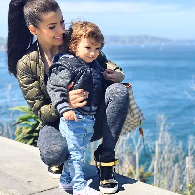 Mẹ bỉm sữa nóng bỏng nhất hành tinh khoe ảnh bụng bầu gần 7 tháng mà vẫn săn chắc như không - Ảnh 24.