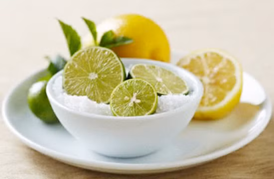 4 cách cạo sạch cao răng lâu năm chỉ với 1 quả chanh
