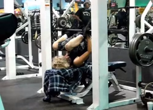 Mình tập ngược lại với người ta chắc hiệu quả gấp đôi.