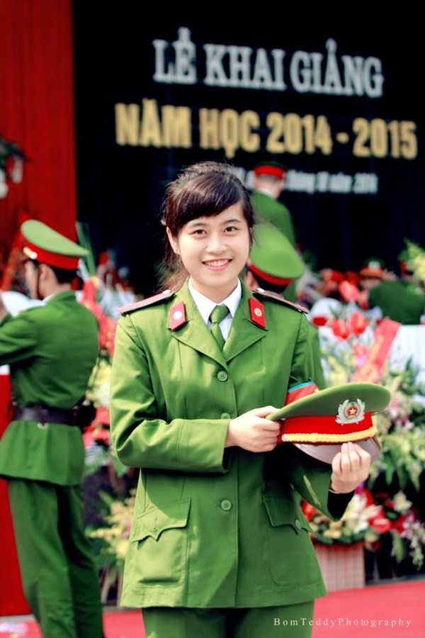 Nữ cảnh sát hình sự mộc mạc, xinh xắn ảnh 1