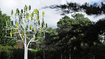 Mô hình cây phát điện nhờ sức gió Wind Tree.