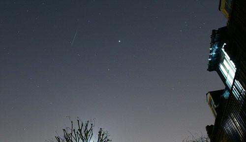 Mưa sao băng Geminids luôn được xếp vào hàng đầu trong các trận mưa sao băng của năm bởi độ rực rỡ cũng như tần suất sao băng. Nó thường xuất hiện hàng năm vào khoảng thời gian từ ngày 4 đến 17/12. Ảnh:PA 6-8057-1418608265.jpg