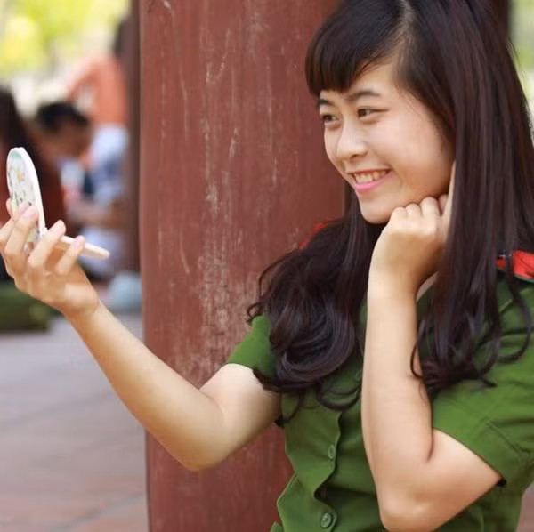 Nữ cảnh sát hình sự mộc mạc, xinh xắn ảnh 3