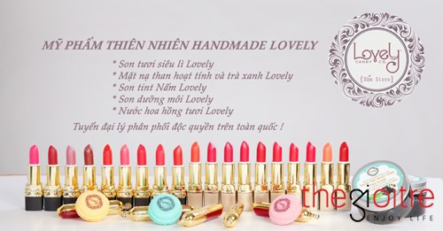 Các mẫu mã, thiết kế của các sản phẩm Lovely Handmade được cô sinh viên ĐH Kiến trúc chăm chút, đầu tư đẹp mắt. Các mẫu mã, thiết kế của các sản phẩm Lovely Handmade được cô sinh viên ĐH Kiến trúc chăm chút, đầu tư đẹp mắt.