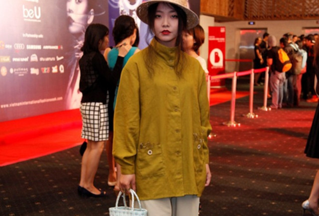 Những bộ cánh "thảm họa" tại các show thời trang Việt