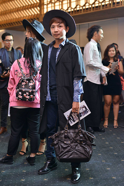 Những bộ cánh "thảm họa" tại các show thời trang Việt ảnh 10 thoi trang tham hoa phunutoday10