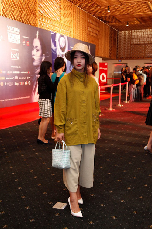Những bộ cánh "thảm họa" tại các show thời trang Việt ảnh 13 thoi trang tham hoa phunutoday13