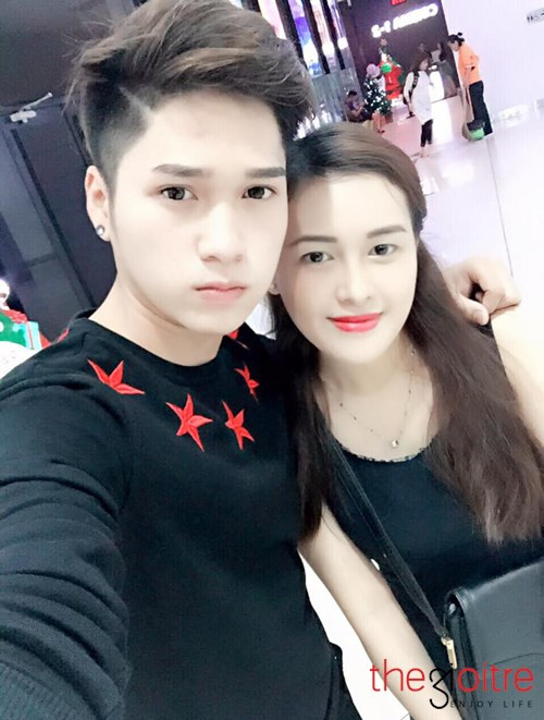 "Mẫu người đàn ông mình hướng tới là giỏi thể thao, khéo nội trợ và là một doanh nhân thành công. Để làm được điều đó, mình biết bản thân mình cần phải nỗ lực hoàn thiện rất nhiều"- anh chàng "ngàn like" tâm sự. "Mẫu người đàn ông mình hướng tới là giỏi thể thao, khéo nội trợ và là một doanh nhân thành công. Để làm được điều đó, mình biết bản thân mình cần phải nỗ lực hoàn thiện rất nhiều"- anh chàng "ngàn like" tâm sự.