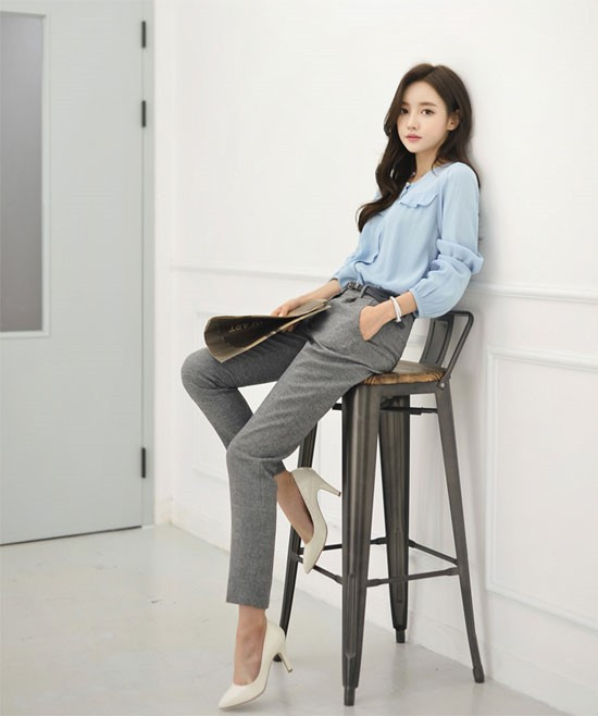 Nàng công sở đẹp thanh lịch với 3 cách mix đồ cùng áo sơ mi ảnh 3 thoi trang cong so phunutoday3