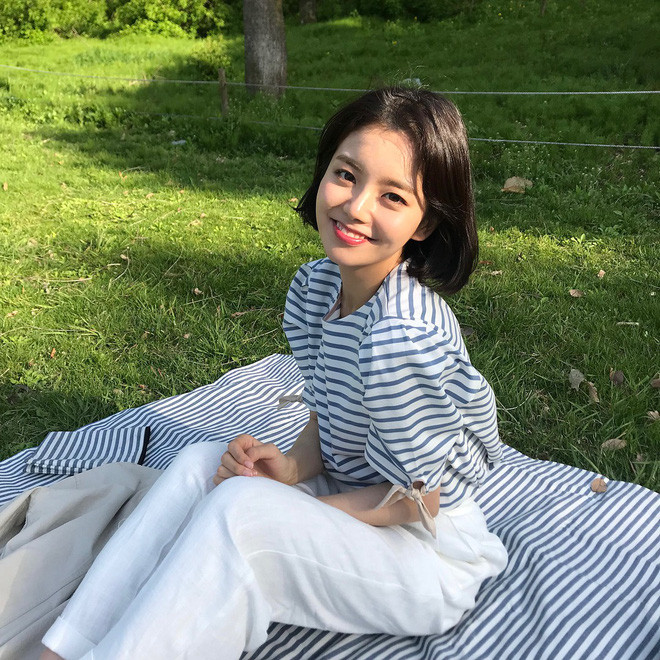 Cách mix đồ với quần trắng giúp bạn gái sang chảnh ở mọi nơi ảnh 1 quan-trang