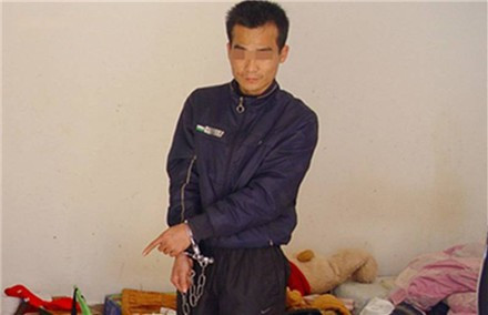 Tên trộm dị nhất quả đất: Lẻn vào nhà thấy nghèo quá, bèn nấu mì cho con của khổ chủ ăn sáng - Ảnh 2. Tên trộm dị nhất quả đất: Lẻn vào nhà thấy nghèo quá, bèn nấu mì cho con của khổ chủ ăn sáng-2