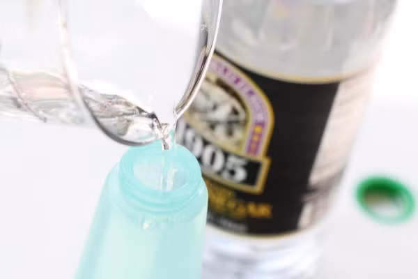 Những công thức thần thánh làm nước tẩy rửa sử dụng nguyên liệu tự nhiên giúp nhà luôn sạch và an toàn - Ảnh 1.