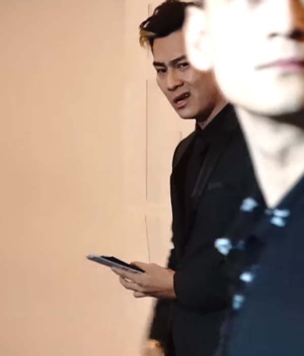 Tiếp tục phát hiện "gương mặt đưa đám" phiên bản thảm đỏ của chồng Lâm Khánh Chi ảnh 2