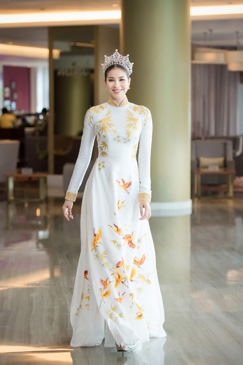 Phạm Hương từng trầm cảm, giam mình trong bóng tối vì gặp thất bại ảnh 1 pham-huong-tung-tram-cam-giam-minh-trong-bong-toi-vi-gap-that-bai