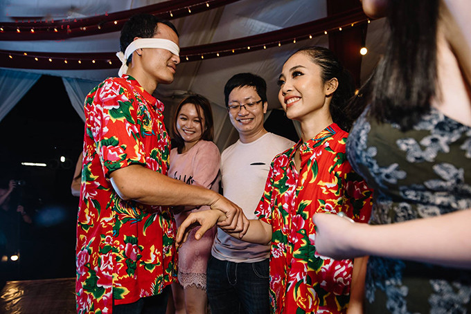 tiec-cuoi-ngap-tran-go-rom-la-cua-cap-9x-yeu-nhau-ca-thap-ky-9