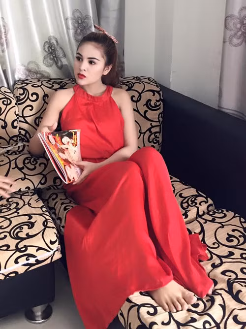 Vẻ ngoài gợi cảm của diễn viên Campuchia bị cấm đóng phim