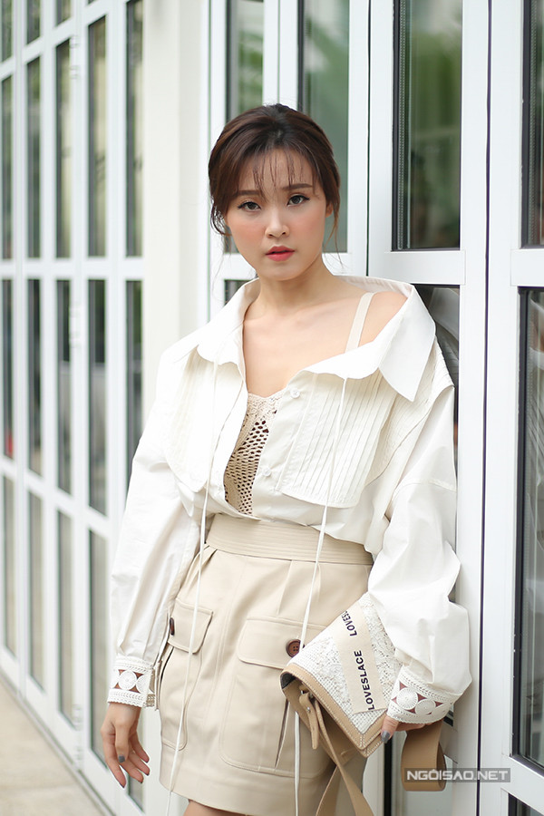 Angela Phương Trinh diện váy xuyên thấu khoe sắc bên dàn sao ảnh 7 angela-phuong-trinh-dien-vay-xuyen-thau-khoe-sac-ben-dan-sao-7