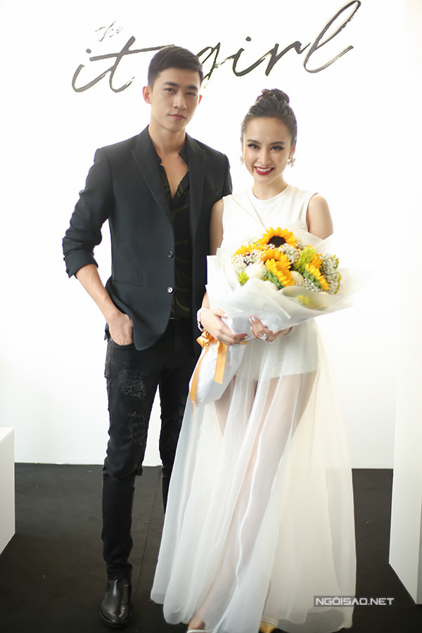 Angela Phương Trinh diện váy xuyên thấu khoe sắc bên dàn sao ảnh 3 angela-phuong-trinh-dien-vay-xuyen-thau-khoe-sac-ben-dan-sao-2