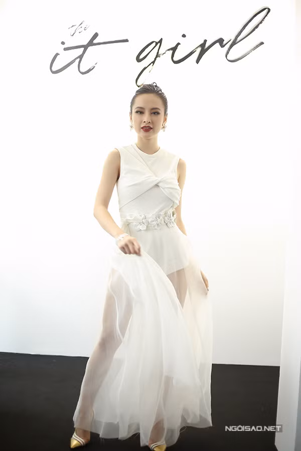 angela-phuong-trinh-dien-vay-xuyen-thau-khoe-sac-ben-dan-sao-1