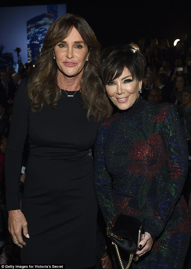 Hậu chuyển giới, cha dượng “cô Kim” lên kế hoạch chụp hình nude ảnh 2 Kris Jenner – vợ cũ của Caitlyn không đồng tình với ý định chụp ảnh nude của Caitlyn