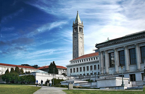 Khuôn viên đại học California.