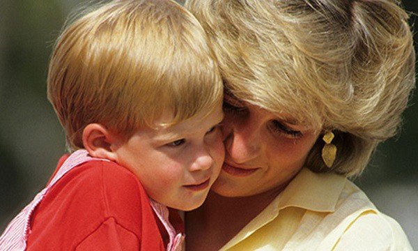 Giờ mới có lời giải cho câu hỏi tại sao Công nương Diana sau 11 năm mới chịu ly hôn dù biết chồng ngoại tình ngay ở kì trăng mật - Ảnh 3.