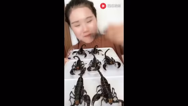 co gai xinh dep nhai bo cap, gian, sau ngon lanh den kinh di hinh anh 2