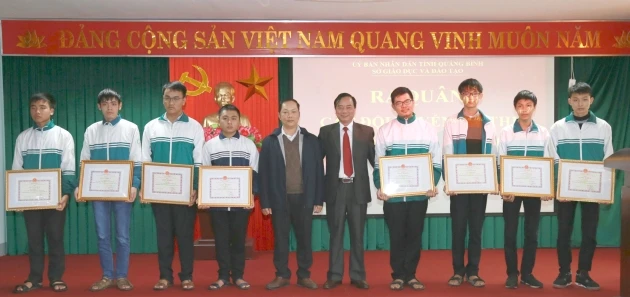 Đội tuyển môn Toán có 3 học sinh được chọn vào đội dự tuyển Olympic Quốc tế năm 2018.