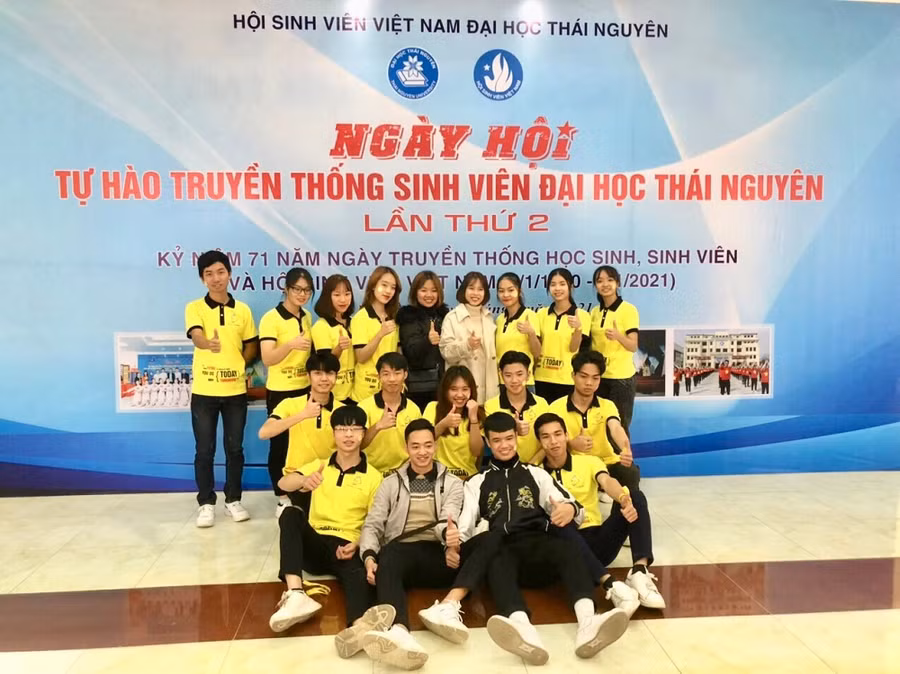 CLB Tiếng Anh TEC - Trường Đại học Kỹ thuật Công Nghiệp Thái Nguyên